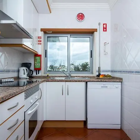 Globe 45 - Location & The Strip * Albufeira