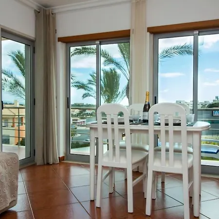 Globe 45 - Location & The Strip * Albufeira